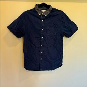 Short sleeve button down